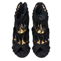 Pre Owned صندل شانيل كعب روكي سير جلد سويدي ذهبي/ أسود مقاس 37.5