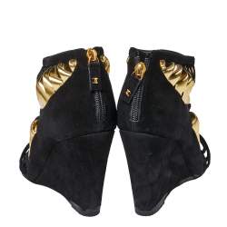 Pre Owned صندل شانيل كعب روكي سير جلد سويدي ذهبي/ أسود مقاس 37.5