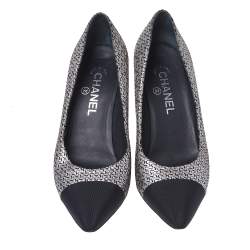 مملوكة مسبقًا Chanel Metallic Black/Silver Suede And Canvas Pointed Cap Toe Pumps Size 38.5