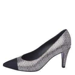 مملوكة مسبقًا Chanel Metallic Black/Silver Suede And Canvas Pointed Cap Toe Pumps Size 38.5