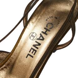 Pre Owned صندل شانيل فتحة كعب سي سي قماش أخضر زيتوني فينتدج مقاس 37