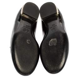 مملوكة مسبقًا Chanel Black Patent Leather CC Faux Pearl Loafers Size 37