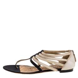 مملوكة مسبقًا صندل بإصبع شانيل فلات سيور سى سى جلد سويدى وكانفاس لونين مقاس 38.5