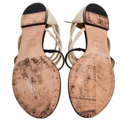 مملوكة مسبقًا صندل بإصبع شانيل فلات سيور سى سى جلد سويدى وكانفاس لونين مقاس 38.5