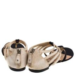 مملوكة مسبقًا صندل بإصبع شانيل فلات سيور سى سى جلد سويدى وكانفاس لونين مقاس 38.5