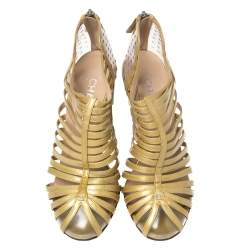 Pre Owned حذاء بوتيز شانيل سى سى قفصي جلد لامع زيتونى فاتح مقاس 41