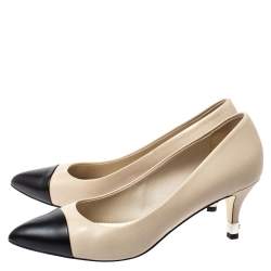 Pre Owned حذاء كعب عالى شانيل غطاء مقدمة جلد أسود / أبيض كريمى مقاس 38