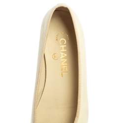 مملوكة مسبقًا Chanel Cream/Metallic Beige Leather CC Cap Toe Bow Ballet Flats Size 37.5