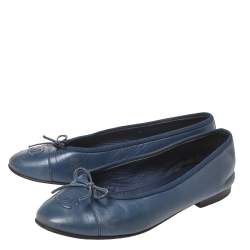 Pre Owned Chanel Blue Leather CC Bow Cap Toe Ballet Flats Size 38.5