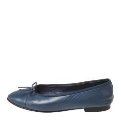 Pre Owned Chanel Blue Leather CC Bow Cap Toe Ballet Flats Size 38.5