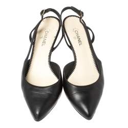 مملوكة مسبقًا صندل شانيل فتحة كعب مزخرف زخرفة لؤلؤ صناعى جلد أسود مقاس 38