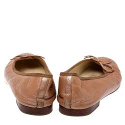 Pre Owned حذاء فلات باليه شانيل فيونكة غطاء مقدمة سى سى جلد بيج ميتالك مقاس 38