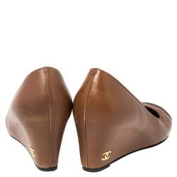 مملوكة مسبقًا حذاء كعب عالى شانيل نعل روكى غطاء مقدمة جلد بنى مقاس 37