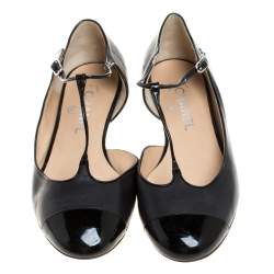مملوكة مسبقًا Chanel Black Patent Leather D'orsay CC Cap Toe T Strap Flat Sandals Size 39.5