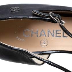 مملوكة مسبقًا Chanel Black Patent Leather D'orsay CC Cap Toe T Strap Flat Sandals Size 39.5