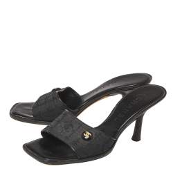 مملوكة مسبقًا Chanel Black Canvas CC Slide Sandals Size 36