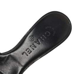 مملوكة مسبقًا Chanel Black Canvas CC Slide Sandals Size 36