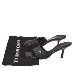 مملوكة مسبقًا Chanel Black Canvas CC Slide Sandals Size 36