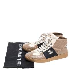 مملوكة مسبقًا حذاء رياضى شانيل مرتفع من أعلى سى سى جلد ثلاثى اللون مقاس 36.5