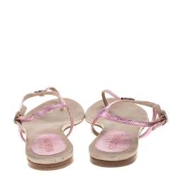 مملوكة مسبقًا Chanel Metallic Pink Textured Leather CC Embellished T Strap Flat Thong Sandals Size 40