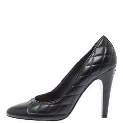مملوكة مسبقًا Chanel Black Quilted Leather CC Cap Toe Pumps Size 41