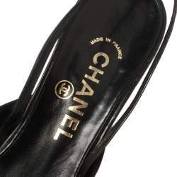 Pre Owned صندل شانيل فتحة كعب غطاء مقدمة جلد أسود مقاس 38.5