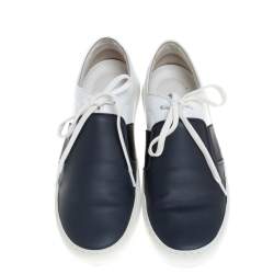 Pre Owned Chanel Blue/White Leather Lace Up Sneakers Size 39