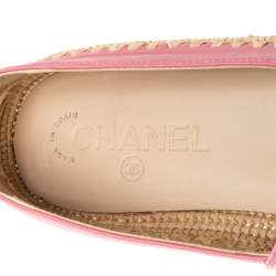 مملوكة مسبقًا Chanel Pink Leather Greek Summer CC Raffia Flats Size 39