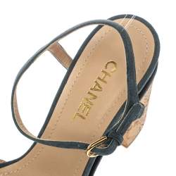 مملوكة مسبقًا Chanel Grey Suede Leather Ankle Strap Cork Platform Sandals Size 40