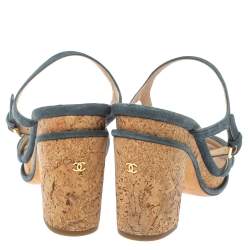 مملوكة مسبقًا Chanel Grey Suede Leather Ankle Strap Cork Platform Sandals Size 40