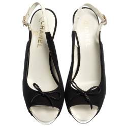 مملوكة مسبقًا Chanel Black Canvas Bow Slingback Platform Sandals Size 38.5