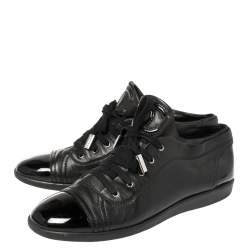 Pre Owned حذاء رياضى شانيل سى سى غطاء مقدمة جلد لامع وجلد أسود مقاس 41