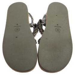 Pre Owned صندل شانيل  فلات سيور كاحل زخرفة سلسلة جلد فضى ميتالك مقاس 38