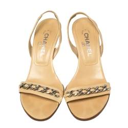 Pre Owned صندل شانيل فتحة كعب سير سلسلة جلد بيج مقاس 38