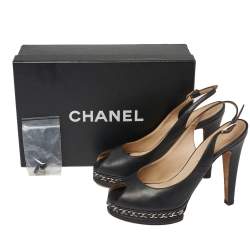 مملوكة مسبقًا صندل شانيل نعل سميك مزين سلسلة و فتحة كعب جلد أسود مقاس 38.5