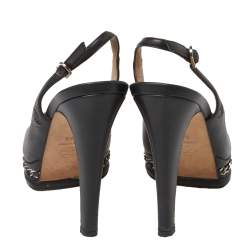 مملوكة مسبقًا صندل شانيل نعل سميك مزين سلسلة و فتحة كعب جلد أسود مقاس 38.5