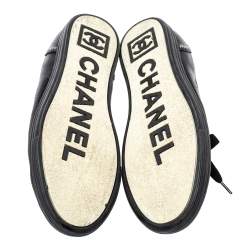 مملوكة مسبقًا Chanel Black Leather CC Low Top Sneakers Size 39.5