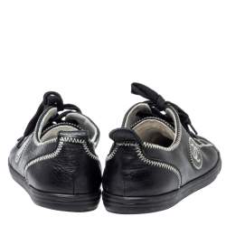 مملوكة مسبقًا Chanel Black Leather CC Low Top Sneakers Size 39.5