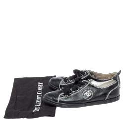 مملوكة مسبقًا Chanel Black Leather CC Low Top Sneakers Size 39.5