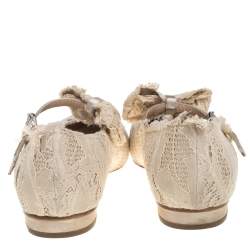 مملوكة مسبقًا حذاء فلات باليه شانيل مقدمة مدببة دانتيل كريمى مقاس 40.5