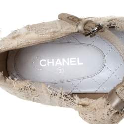 مملوكة مسبقًا حذاء فلات باليه شانيل مقدمة مدببة دانتيل كريمى مقاس 40.5