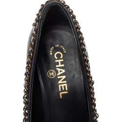 مملوكة مسبقًا Chanel Black Leather And Patent Leather Cap Toe Chain Embellished Trim Pumps Size 39