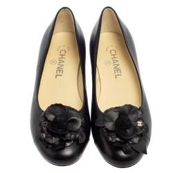 مملوكة مسبقًا حذاء فلات باليه شانيل زهرة الكاميليا جلد أسود مقاس 37
