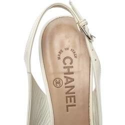 Pre Owned Chanel Off White Patent Leather Slip on Sandals Size 38