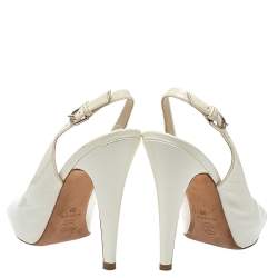 Pre Owned Chanel Off White Patent Leather Slip on Sandals Size 38