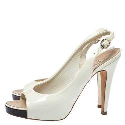 Pre Owned Chanel Off White Patent Leather Slip on Sandals Size 38