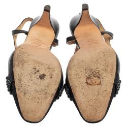 مملوكة مسبقًا صندل شانيل فتحة كعب سى سى مرصع قماش وجلد أسود مقاس 36