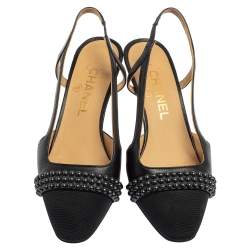 مملوكة مسبقًا صندل شانيل فتحة كعب سى سى مرصع قماش وجلد أسود مقاس 36