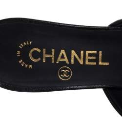 مملوكة مسبقًا  Chanel Black CC Leather Runaway Mule Sandals Size 36