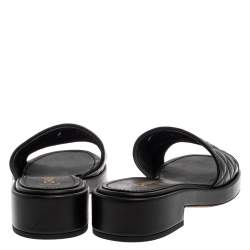 مملوكة مسبقًا Chanel Black Quilted Leather CC Flat Slides Size 39